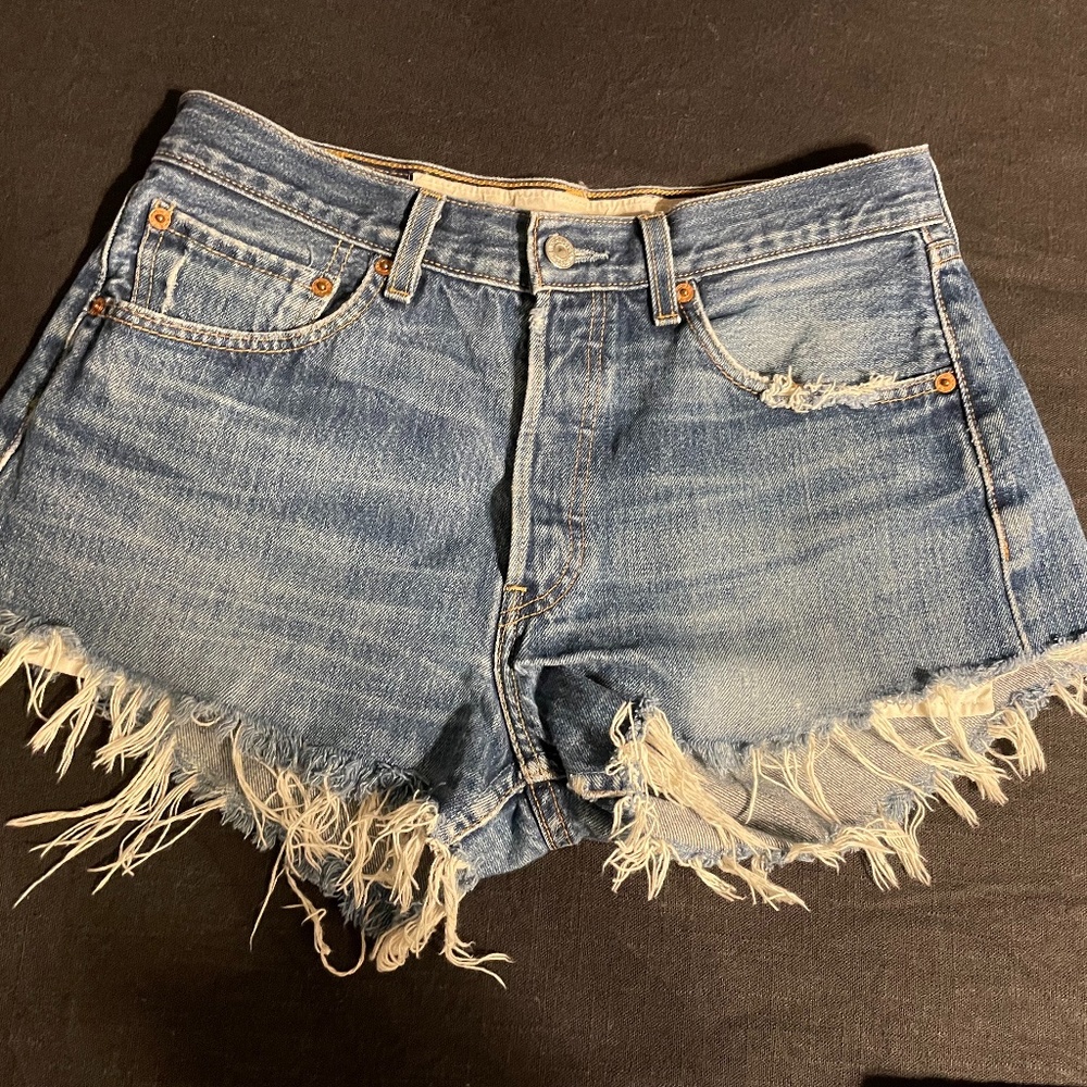 Levi 501 Shorts - Picture 4 of 5